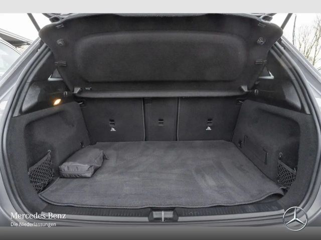 Mercedes-Benz B 180 AMG Line Sedan