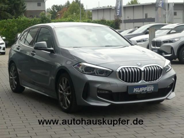 BMW 120 120i Sedan