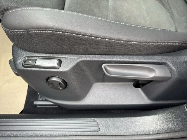 Volkswagen T-Roc IQ.Drive R-Line Style