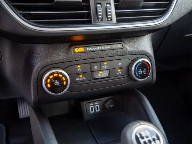 Ford Focus C & C 1.0L 125PS PDC KAMERA NAVI LED