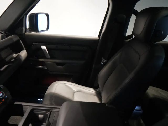 Land Rover Defender 110