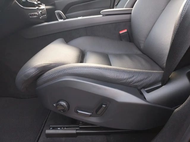 Volvo XC60 AWD Dark Plus