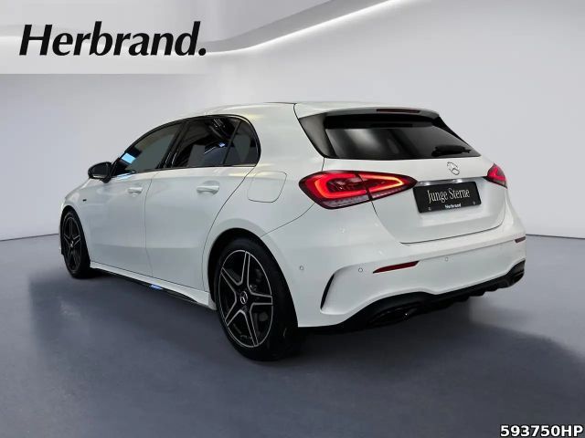 Mercedes-Benz A 180 AMG Line