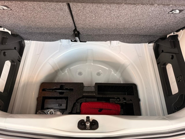 Volkswagen up! VW up! 1,0 Benzin 5-Gang Basis +Maps +Klima