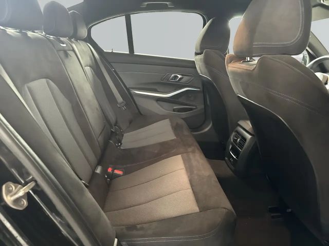 BMW 320 320d M-Sport Sedan