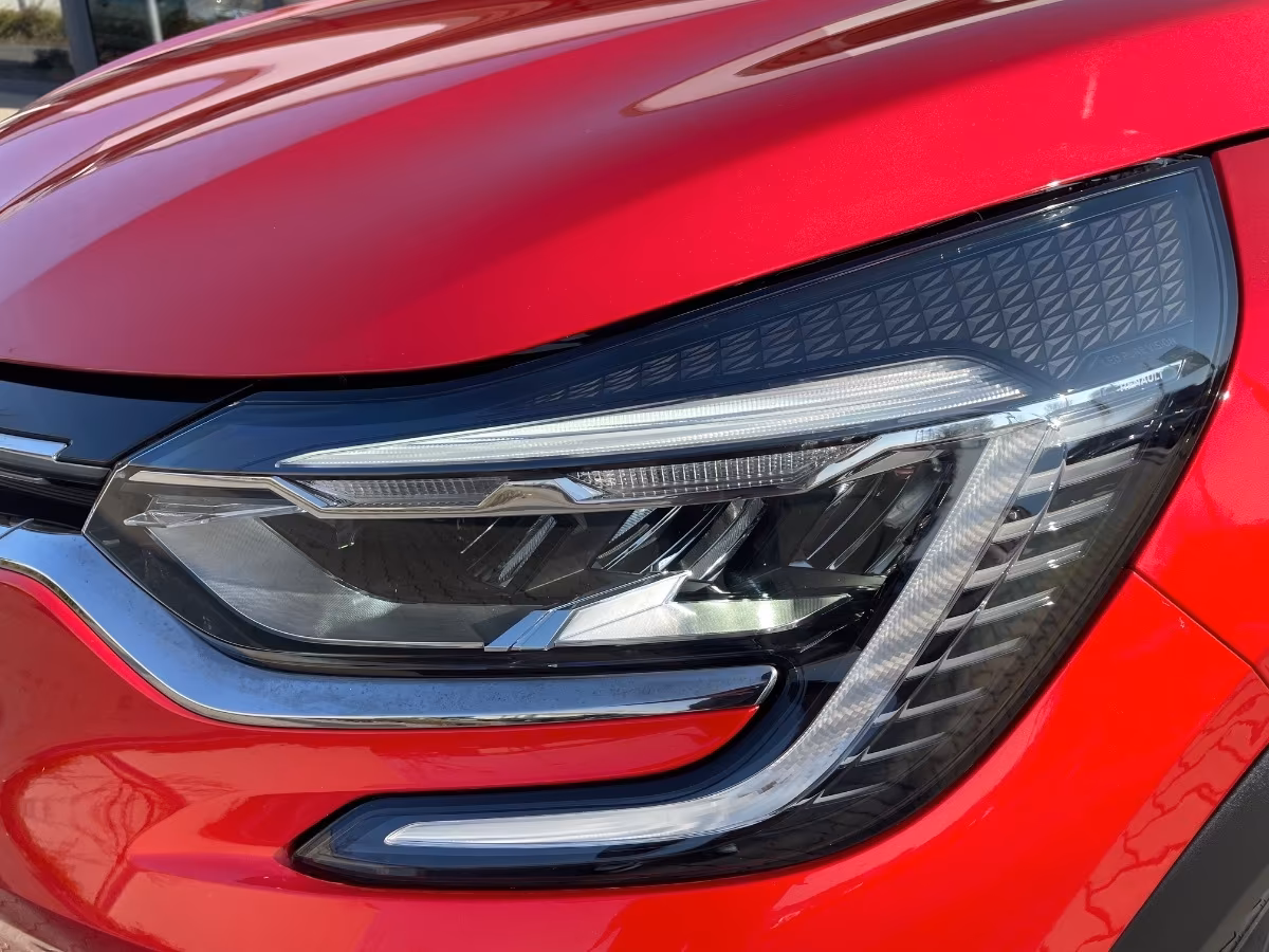 Renault Captur EDC Hybrid TCe 140 Techno