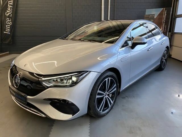 Mercedes-Benz EQE 300 Premium Sedan