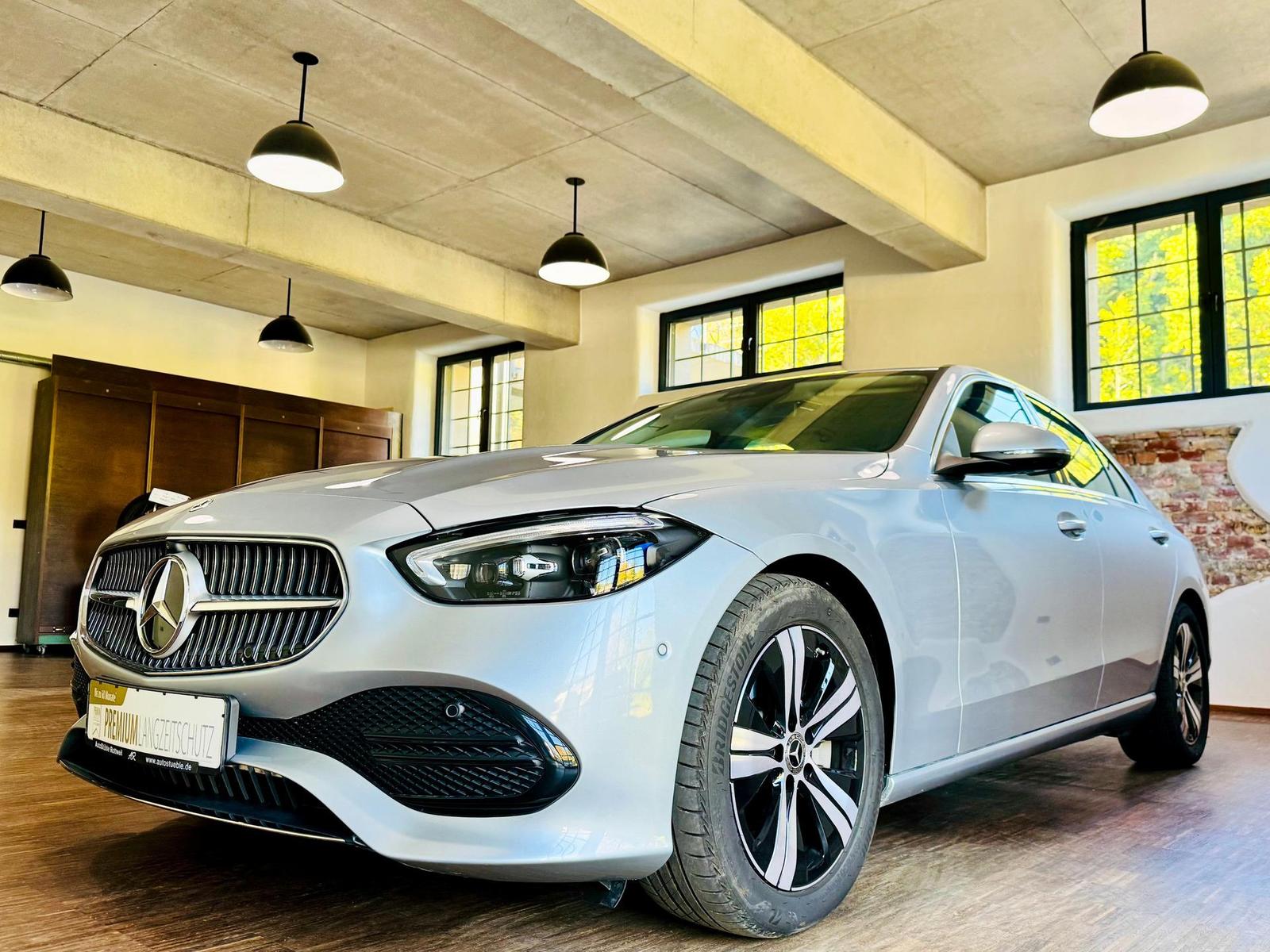 Mercedes-Benz C 200 AVANTGARDE Sedan