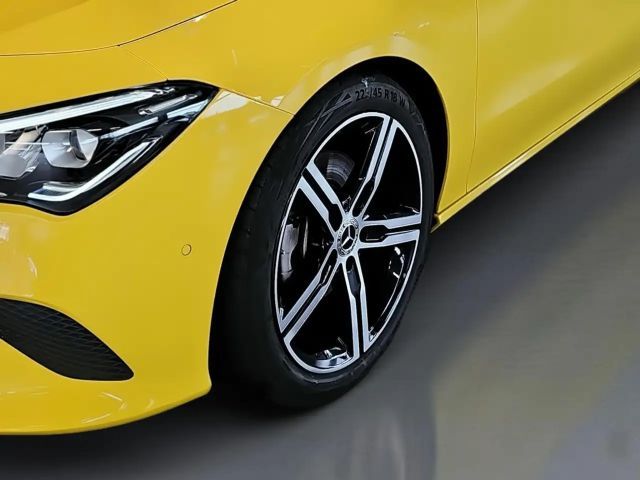 Mercedes-Benz CLA 200 Coupé Progressive Sedan