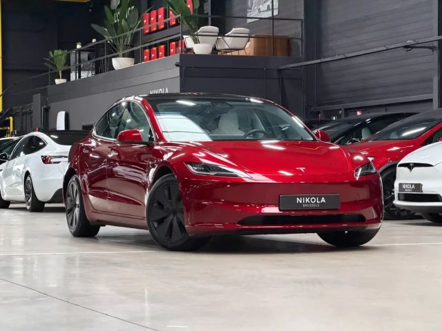 Tesla Model 3 AWD Long Range