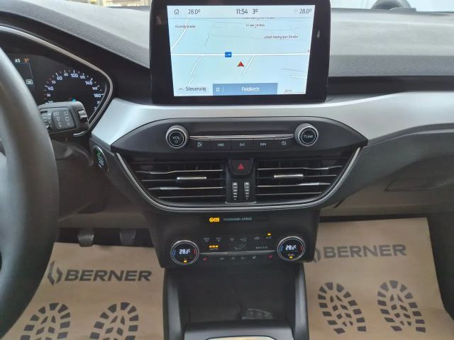 Ford Focus Cool & Connect