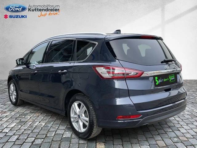 Ford S-Max Titanium