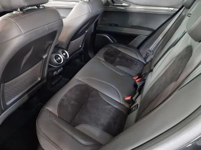 Alfa Romeo Stelvio Q4 Quadrifoglio
