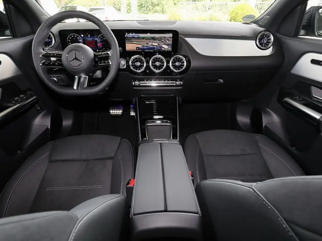 Mercedes-Benz GLA 200 AMG Line