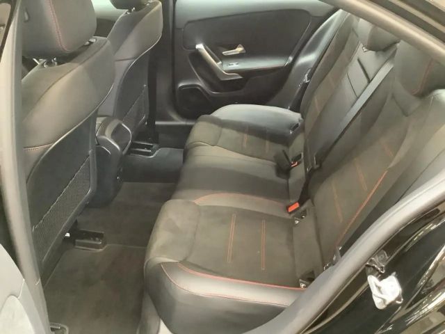 Mercedes-Benz A 180 AMG Line