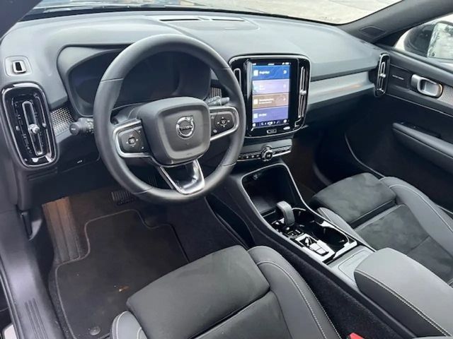 Volvo XC40 Dark Plus