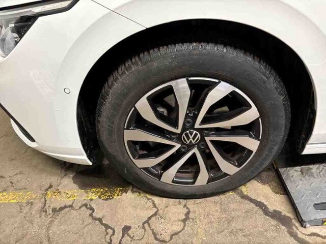 Volkswagen Golf 1.5 TSI Golf VIII IQ.Drive