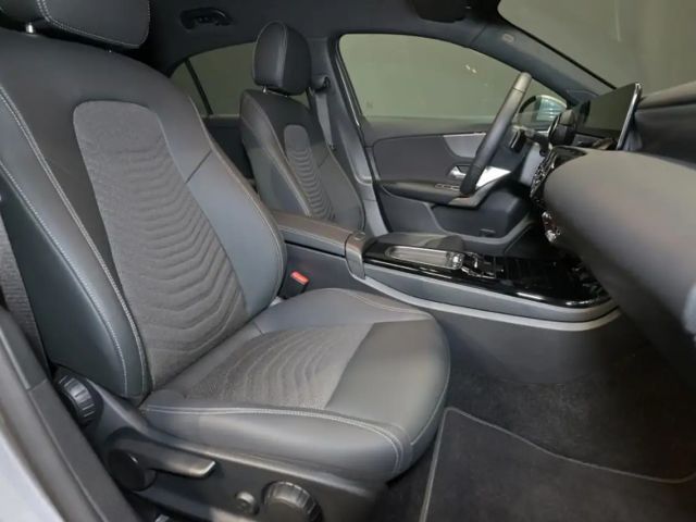 Mercedes-Benz A 200 A 200 d