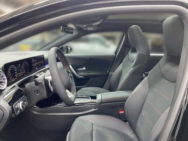 Mercedes-Benz A 180 AMG Line