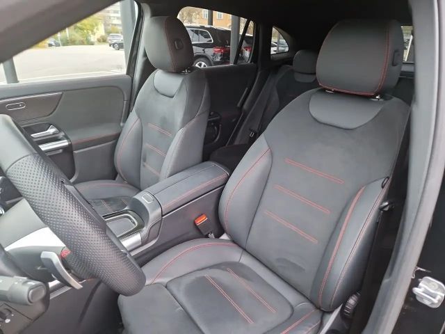 Mercedes-Benz GLA 180 AMG Line