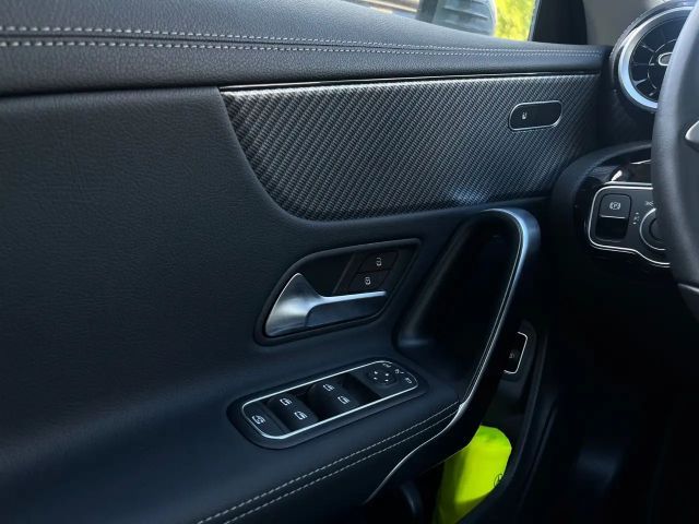 Mercedes-Benz CLA 180 Coupé Progressive