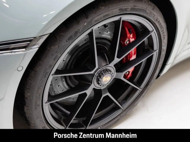 Porsche 992 Cabrio Carrera GTS