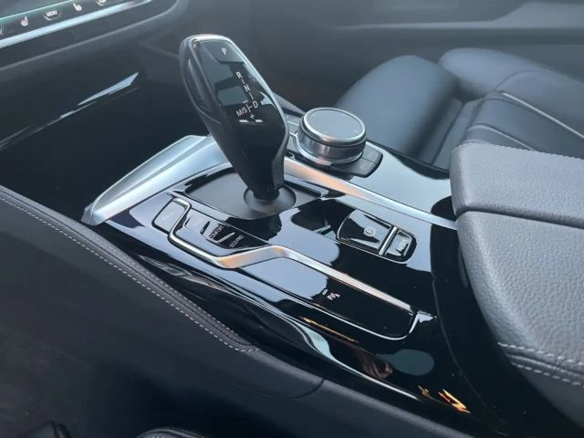 BMW 520 520d Luxury Line Touring xDrive