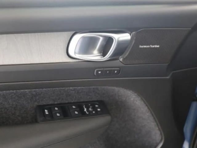 Volvo XC40 Dark Plus