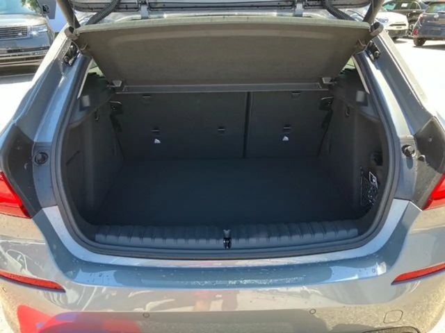 BMW 118 118i 5-deurs Sedan