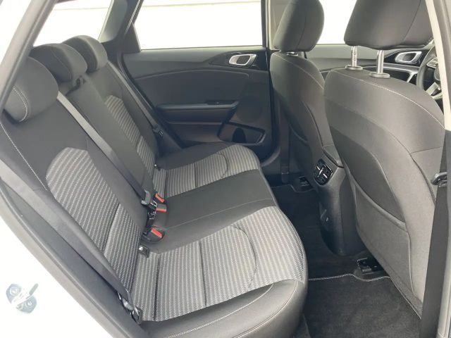 Kia Ceed CRDi Hybrid Vision