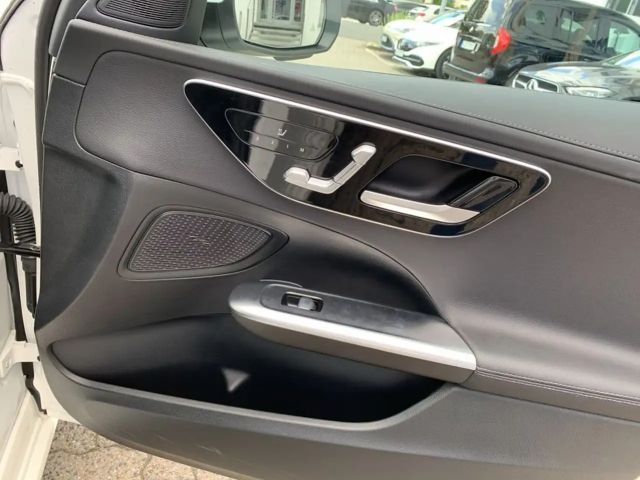 Mercedes-Benz C 300 Sedan