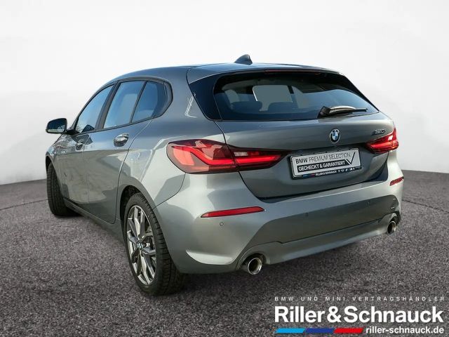 BMW 120 120i Sedan