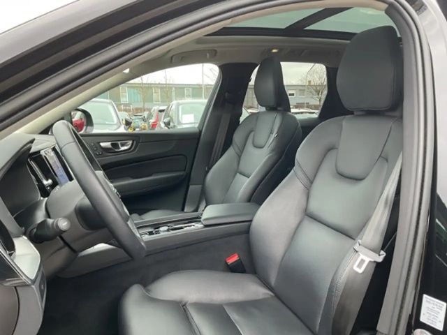 Volvo XC60 Dark Plus