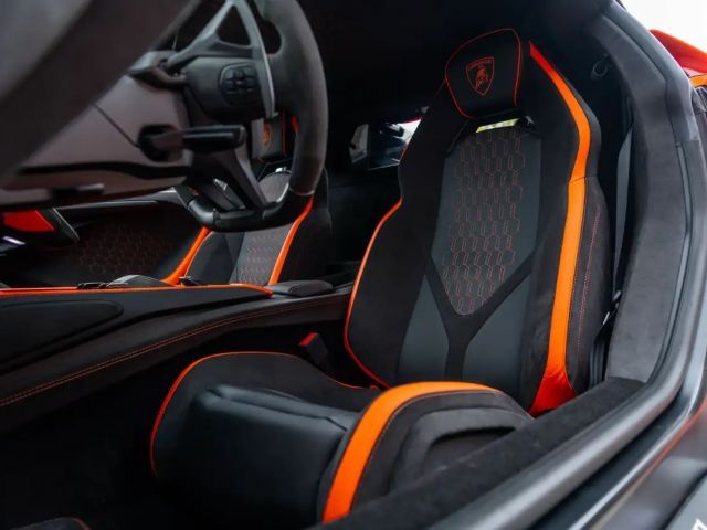 Lamborghini Revuelto *AD PERSONAM*CARBON*FULL ASSIST*SONUS*