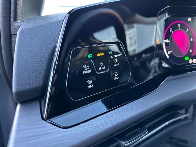 Volkswagen Golf 2.0 TDI DSG Golf VIII Style