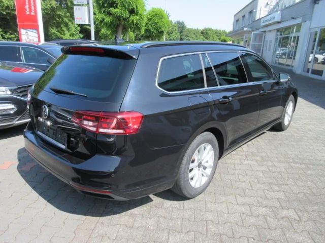 Volkswagen Passat 1.5 TSI Business DSG Variant