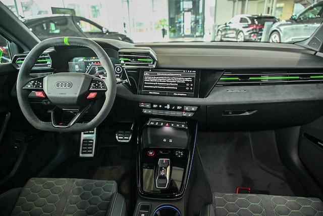 Audi RS3 Quattro S-Tronic Sedan