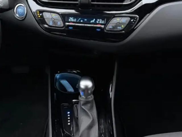 Toyota C-HR Hybride Team D