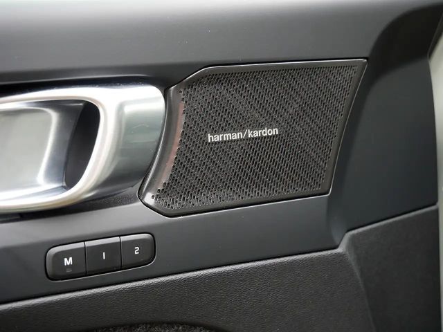 Volvo XC40 Dark Plus