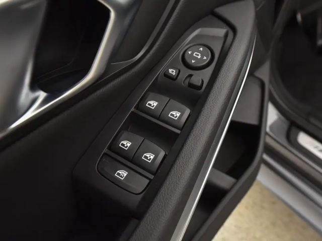 BMW 330 330e Sedan xDrive