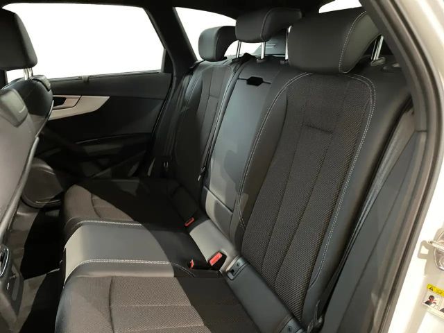 Audi A4 35 TFSI S-Line