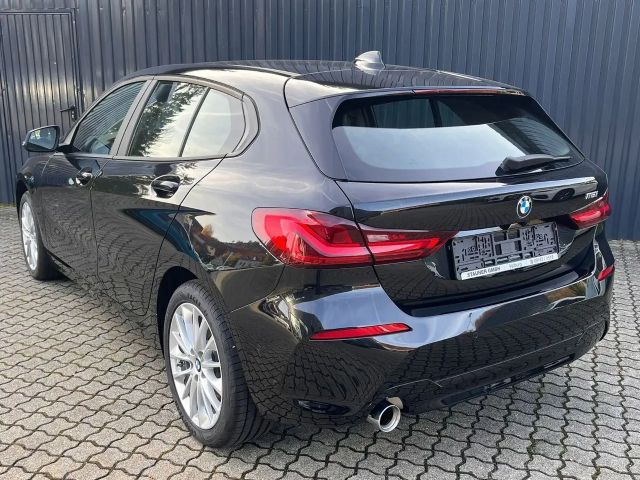 BMW 118 118i 5-deurs Sedan