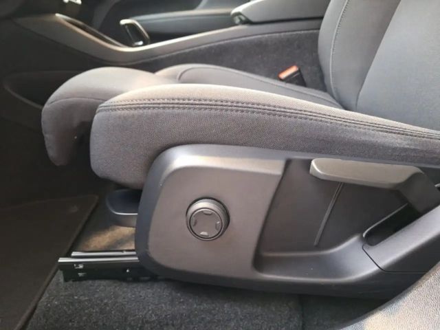 Volvo XC40 Core Recharge