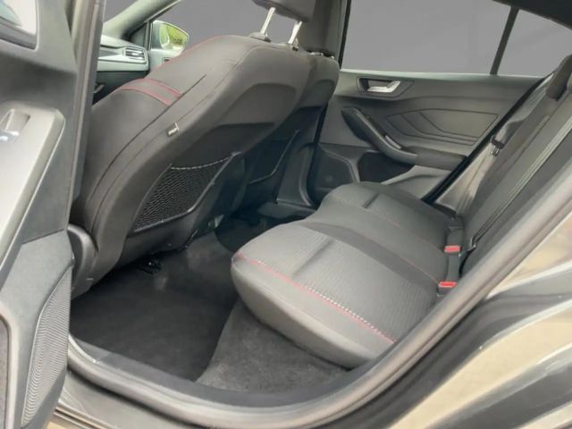 Ford Focus EcoBoost ST Line