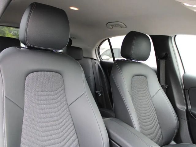 Mercedes-Benz A 180 A 180 d