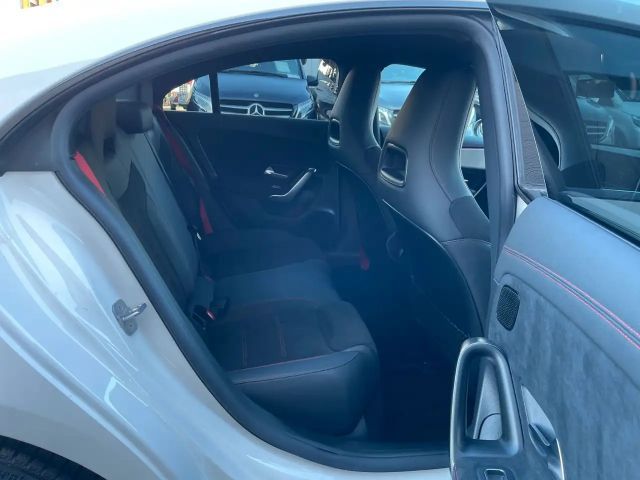 Mercedes-Benz CLA 35 AMG AMG Line Coupé