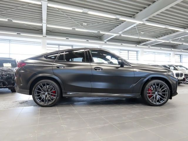 BMW X6 Coupé M50i