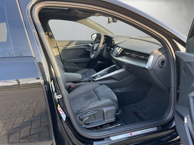 Audi RS3 Quattro S-Tronic Sedan