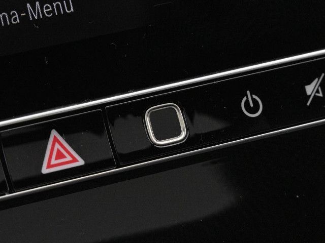 Mercedes-Benz C 200 AMG Line Sedan