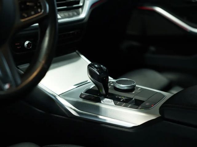 BMW 330 330d M-Sport Sedan